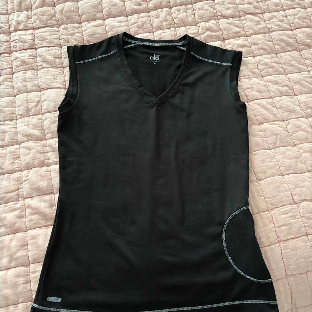 ALO Yoga Black Fitted Muscle Tee Tank Top